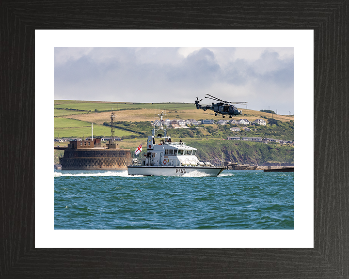 HMS Express (P163) Photo Print - With Wildcat - Royal Navy Archer Class P2000 Patrol Vessel Hampshire Prints 10 x 8 Black Frame Yes