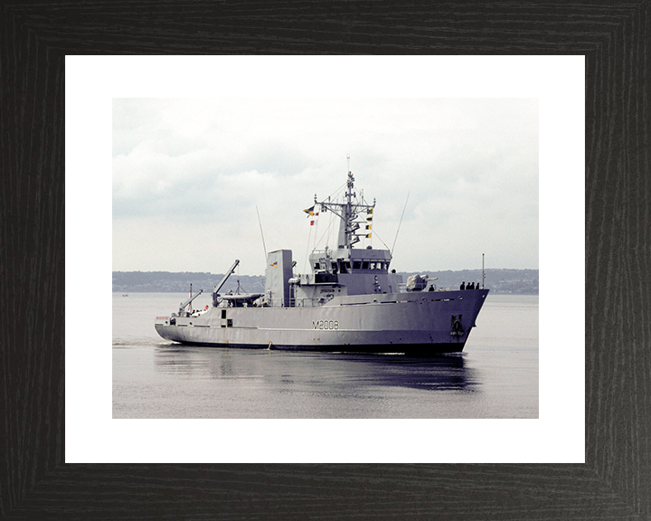 HMS Blackwater (M2008) Royal Navy River Class Minesweeper Entering Harbour Photo Print Wall Art Decor Posters, Prints, & Visual Artwork Hampshire Prints 10 x 8 Black Frame Yes