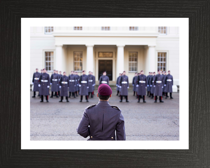 Parachute regiment on parade Photo Print - British Army Hampshire Prints 10 x 8 Black Frame Yes