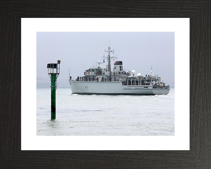 HMS Cattistock (M31) Royal Navy Hunt Class MineHunter Leaving Harbour Photo Print Wall Art Decor Posters, Prints, & Visual Artwork Hampshire Prints 10 x 8 Black Frame Yes