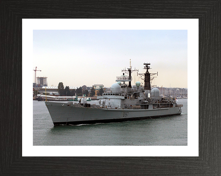 HMS Edinburgh (D97) Royal Navy Type 42 Destroyer Leaving Portsmouth 2005 Photo Print Wall Art Decor Posters, Prints, & Visual Artwork Hampshire Prints 10 x 8 Black Frame Yes