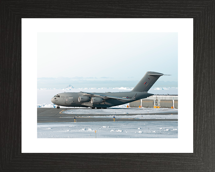 RAF C-17 Globemaster Side on Canada 2026 Photo Print Royal Air Force Aircraft Wall Art Posters, Prints, & Visual Artwork Hampshire Prints 10 x 8 Black Frame Yes