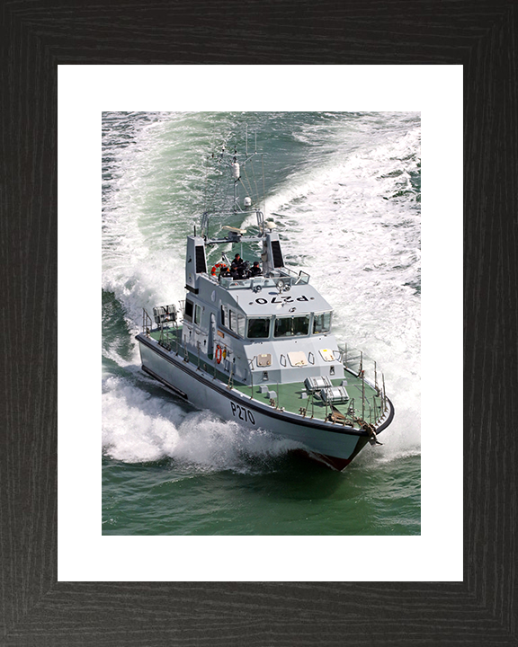HMS Biter (P270) Royal Navy Archer Class P2000 Patrol Vessel Starboard Bow 2017 Photo Print Wall Art Decor Posters, Prints, & Visual Artwork Hampshire Prints 10 x 8 Black Frame Yes