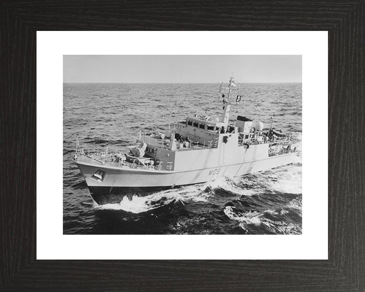 HMS Bridport (M105) Royal Navy Sandown Class Mine Hunter at Sea Photo Print Wall Art Decor Posters, Prints, & Visual Artwork Hampshire Prints 10 x 8 Black Frame Yes