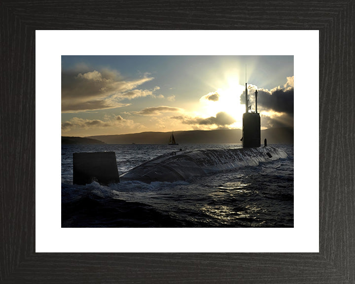 HMS Sceptre S104 Submarine | Photo Print | Framed Print | Swiftsure Class | Royal Navy Hampshire Prints
