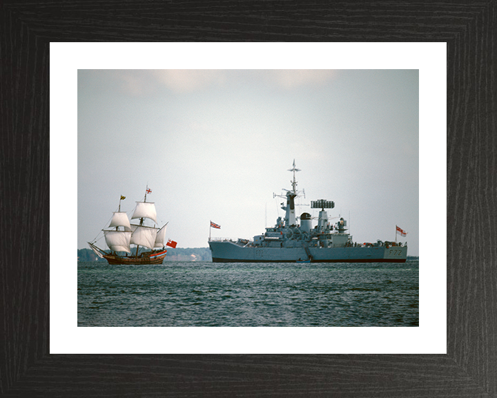 HMS Ariadne (F72) Photo Print - Yorktown 1981 - Royal Navy Leander Class Frigate Hampshire Prints 10 x 8 Black Frame Yes