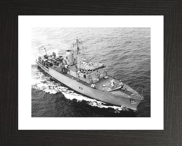 HMS Cottesmore (M32) Royal Navy Hunt Class Mine Warfare Vessel Black and White Photo Print Wall Art Decor Posters, Prints, & Visual Artwork Hampshire Prints 10 x 8 Black Frame Yes