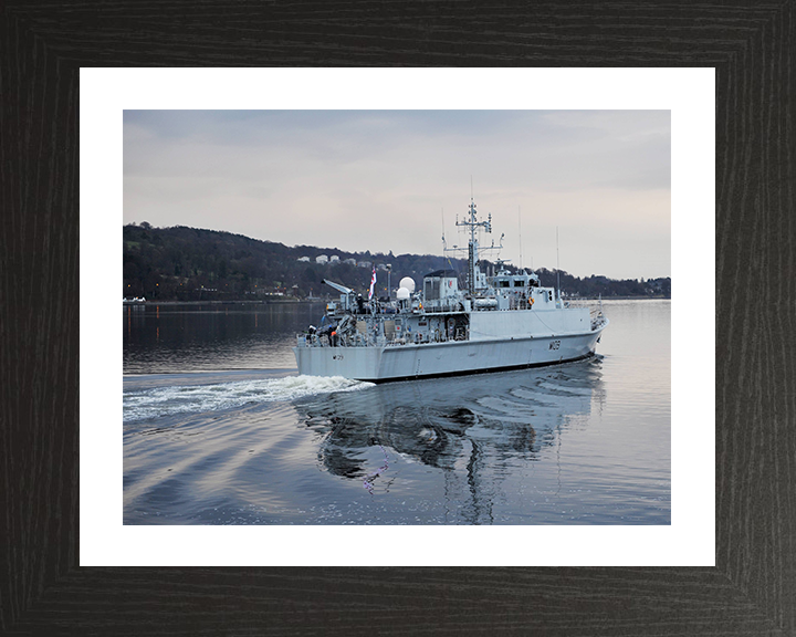 HMS Bangor (M109) Photo Print - Clyde 2009 - Royal Navy Sandown Class Minehunter Posters, Prints, & Visual Artwork Hampshire Prints 10 x 8 Black Frame Yes