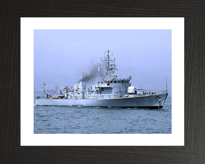 HMS Starling P241 | Photo Print | Framed Print | Peacock Class | Patrol Vessel | Royal Navy Hampshire Prints