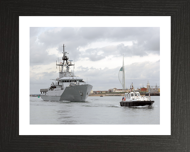 HMS Clyde (P257) Photo Print - Leaves Portsmouth 2007 - Royal Navy River Class Patrol Vessel Posters, Prints, & Visual Artwork Hampshire Prints 10 x 8 Black Frame Yes