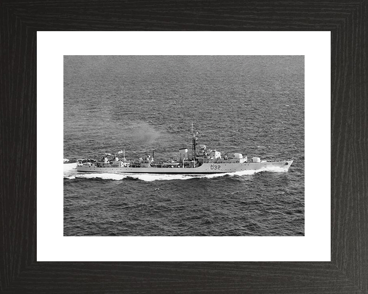HMS Camperdown (D32) Royal Navy Battle Class Destroyer Starboard View Photo Print Wall Art Decor Posters, Prints, & Visual Artwork Hampshire Prints 10 x 8 Black Frame Yes