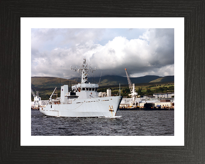 HMS Itchen (M2009) Photo Print - Leaving Faslane - Royal Navy River Class Minesweeper