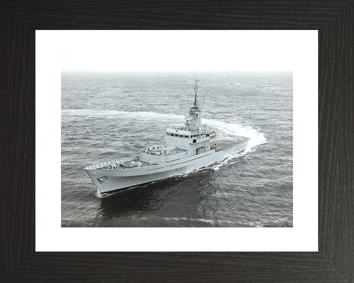 HMS Dumbarton Castle (P265) Royal Navy Castle Class Patrol Vessel Turn To Starboard Photo Print Wall Art Decor Posters, Prints, & Visual Artwork Hampshire Prints 10 x 8 Black Frame Yes