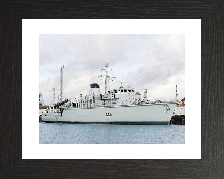 HMS Cattistock (M31) Royal Navy Hunt Class MineHunter Alongside Photo Print Wall Art Decor Posters, Prints, & Visual Artwork Hampshire Prints 10 x 8 Black Frame Yes