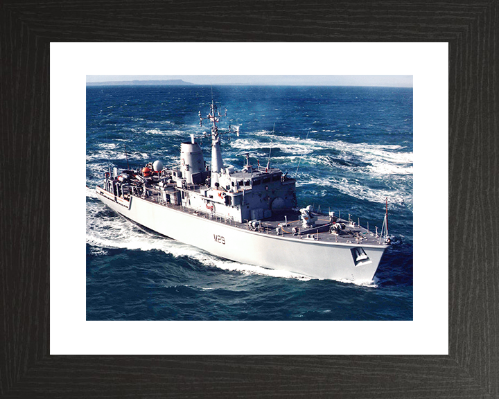 HMS Brecon (M29) Royal Navy Hunt Class Mine Warfare Vessel At Sea Photo Print Wall Art Decor Posters, Prints, & Visual Artwork Hampshire Prints 10 x 8 Black Frame Yes