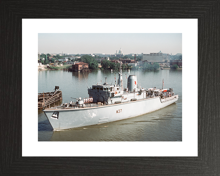 HMS Chiddingfold (M37) Royal Navy Hunt Class Minehunter Entering Washington Photo Print Wall Art Decor Posters, Prints, & Visual Artwork Hampshire Prints 10 x 8 Black Frame Yes