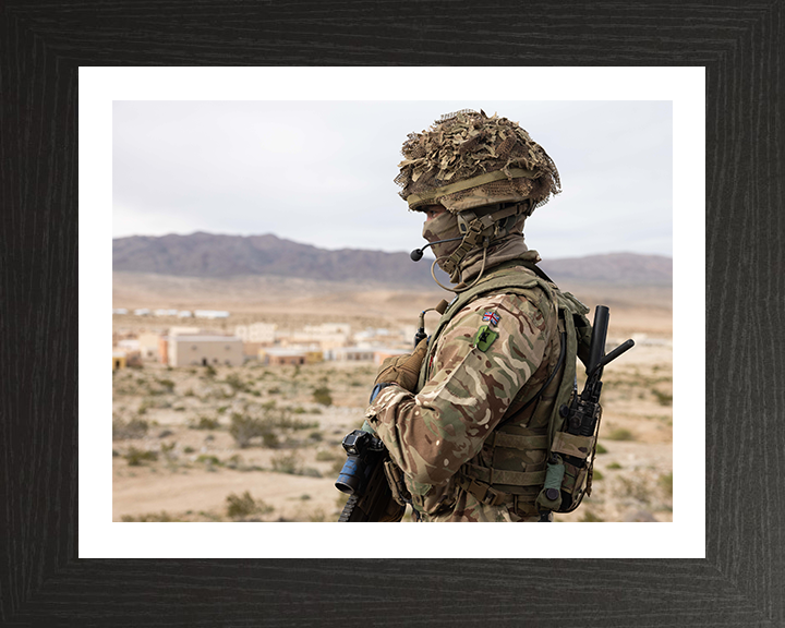 A Soldier from 2nd Battalion The Royal Yorkshire Regiment Photo Print - British Army Hampshire Prints 10 x 8 Black Frame Yes