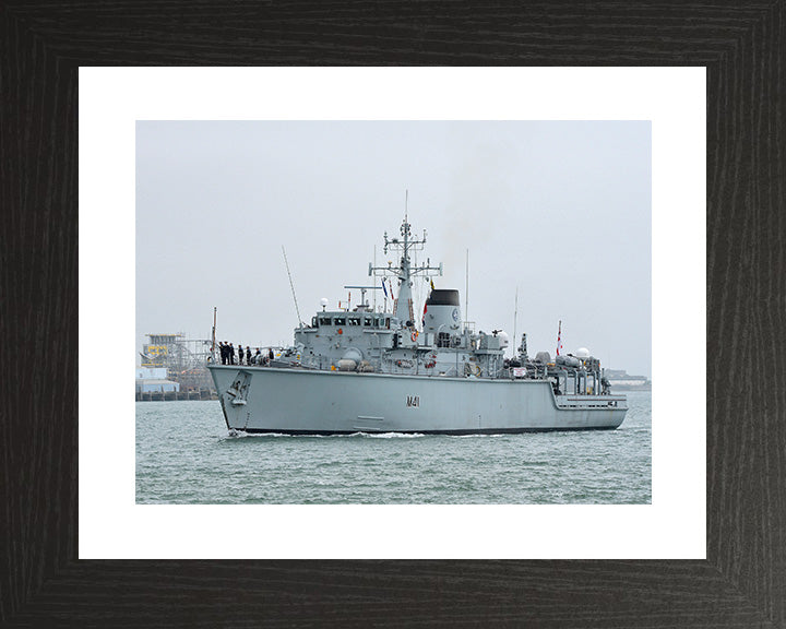 HMS Quorn M41 | Photo Print | Framed Print | Hunt Class | Mine Warfare Vessel | Royal Navy Hampshire Prints