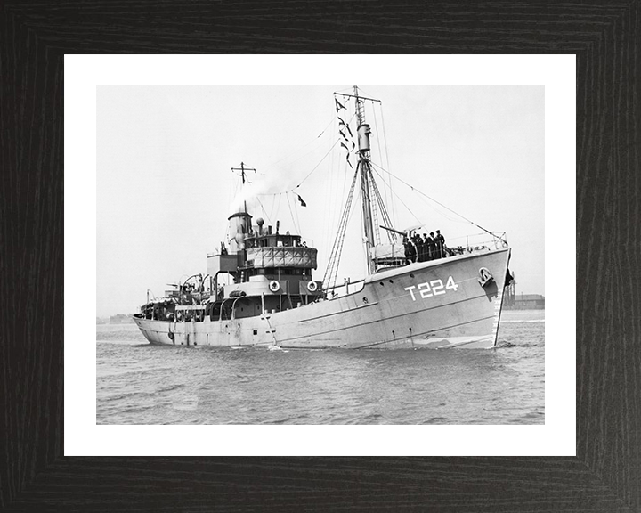 HMS Dunkery (T224) Royal Navy Hills Class Trawler At Sea 1942 Photo Print Wall Art Decor Posters, Prints, & Visual Artwork Hampshire Prints 10 x 8 Black Frame Yes
