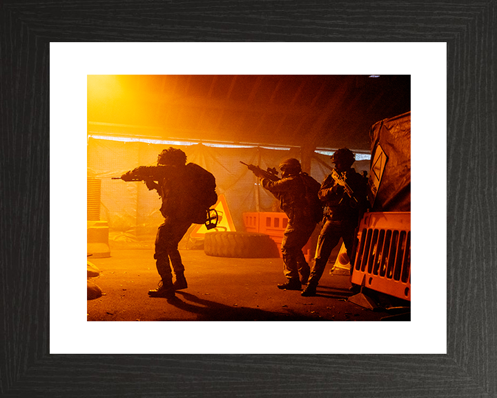 British Army Irish Guards Soldiers Urban Warfare Training 2026 Photo Print Wall Art Military Decor Posters, Prints, & Visual Artwork Hampshire Prints 10 x 8 Black Frame Yes