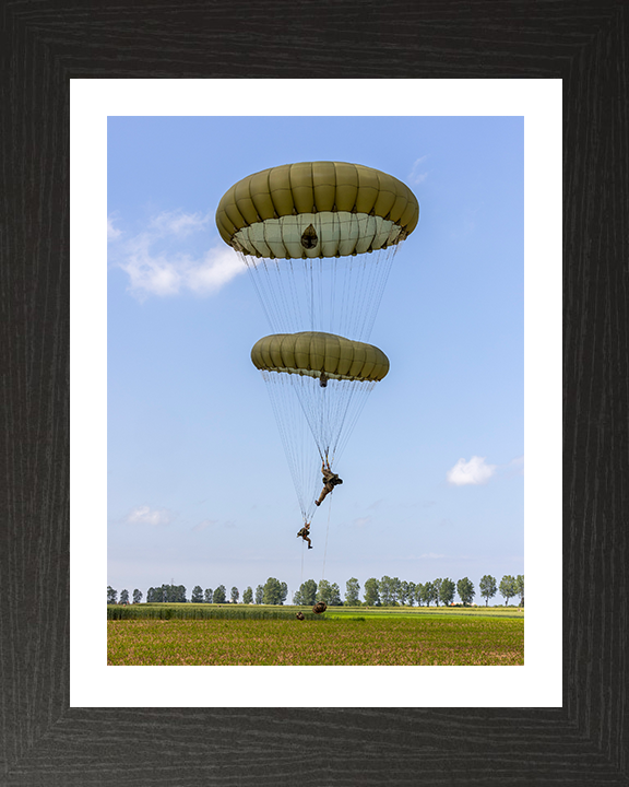 16 Air Assault Brigade Parachuting Photo Print - British Army Hampshire Prints 10 x 8 Black Frame Yes