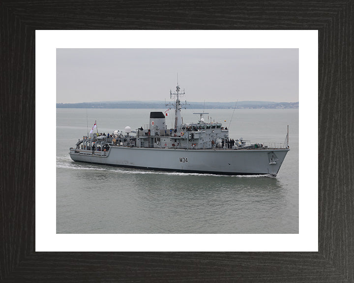 HMS Middleton M34 | Photo Print | Framed Print | Hunt Class | Mine Warfare Vessel | Royal Navy Hampshire Prints