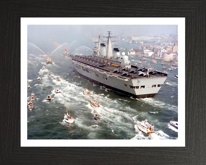HMS Invincible R05 | Photo Print | Framed Print | Invincible Class | Aircraft Carrier | Royal Navy Hampshire Prints