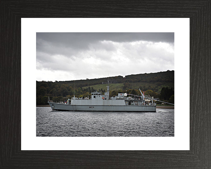HMS Walney M104 | Photo Print | Framed Print | Sandown Class | minesweeper | Royal Navy Hampshire Prints