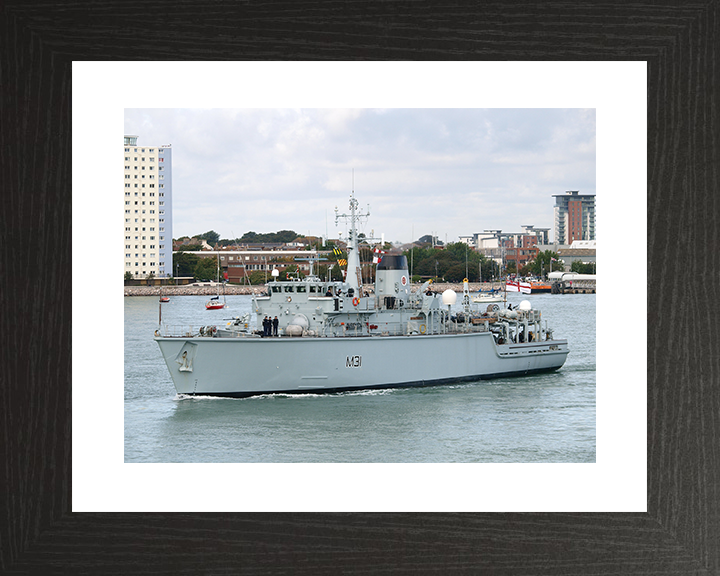 HMS Cattistock (M31) Royal Navy Hunt Class MineHunter Exiting Portsmouth Photo Print Wall Art Decor Posters, Prints, & Visual Artwork Hampshire Prints 10 x 8 Black Frame Yes