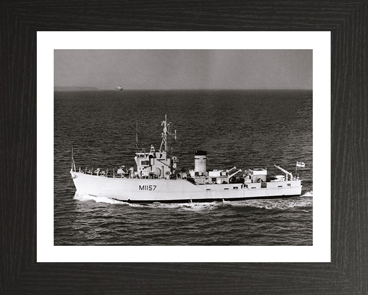 HMS Kirkliston M1157 | Photo Print | Framed Print | Ton Class | Minesweeper | Royal Navy Hampshire Prints