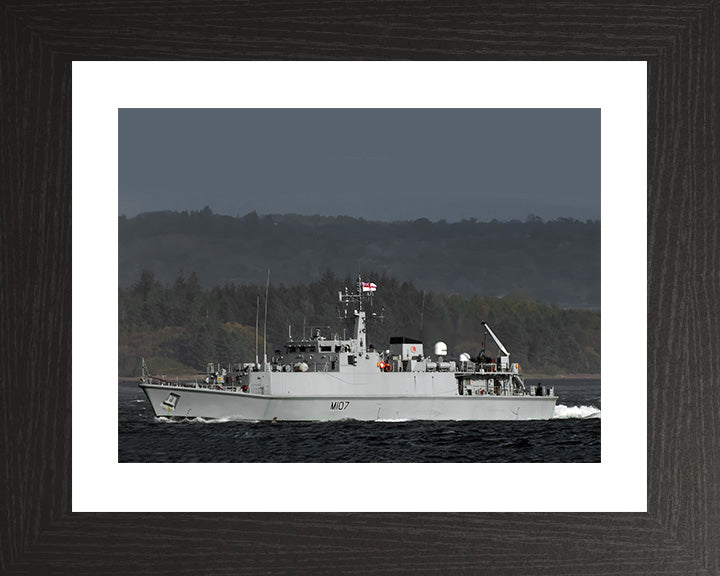 HMS Pembroke M107 | Photo Print | Framed Print | Sandown Class | Minehunter | Royal Navy Hampshire Prints