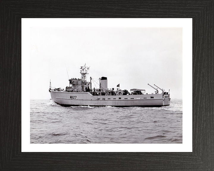 HMS Darlaston M1127 | Photo Print | Framed Print | Ton Class | Minesweeper | Royal Navy Hampshire Prints