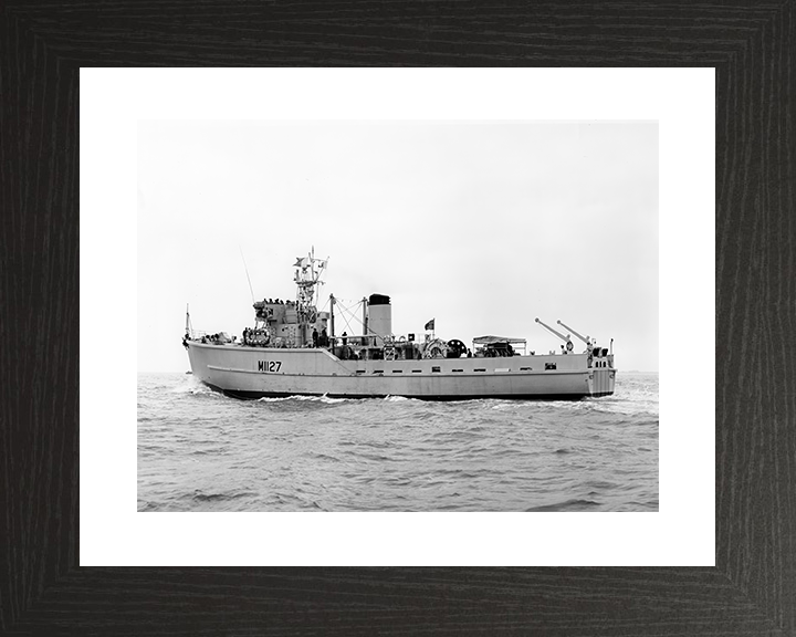 HMS Darlaston (M1127) Royal Navy Ton class Minesweeper Port Beam View Photo Print Wall Art Decor Posters, Prints, & Visual Artwork Hampshire Prints 10 x 8 Black Frame Yes