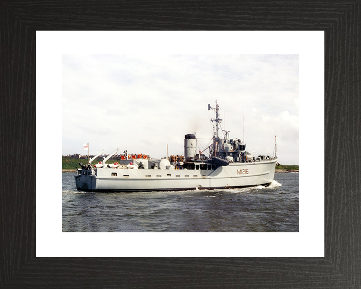 HMS Crofton (M1216) Royal Navy Ton class minesweeper Photo Print Wall Art Poster Posters, Prints, & Visual Artwork Hampshire Prints 10 x 8 Black Frame Yes