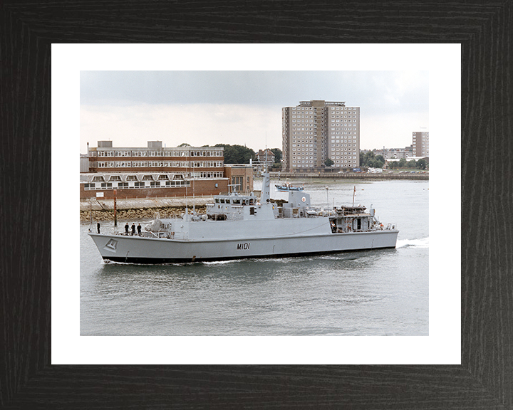 HMS Sandown (M101) Photo Print - Leaving Portsmouth 2001 - Royal Navy Sandown Class Minehunter Hampshire Prints 10 x 8 Black Frame Yes
