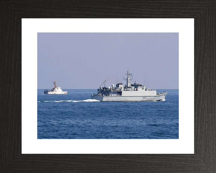 HMS Bangor (M109) Royal Navy Sandown Class Minehunter With US Coastguard Photo Print Wall Art Decor Posters, Prints, & Visual Artwork Hampshire Prints 10 x 8 Black Frame Yes