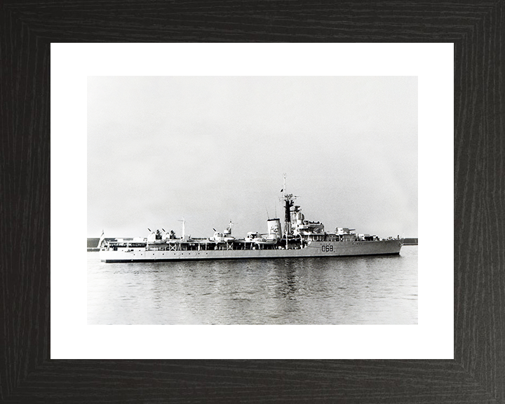 HMS Barrosa (D68) Royal Navy Battle Class Destroyer Starboard Side View Photo Print Wall Art Decor Posters, Prints, & Visual Artwork Hampshire Prints 10 x 8 Black Frame Yes