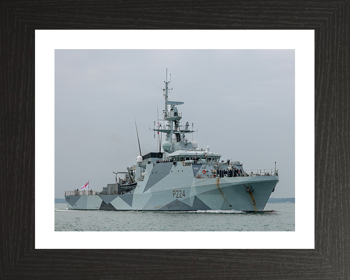 HMS Trent (P224) Photo Print - Portsmouth Return 2025 - Royal Navy River Class Patrol Vessel Hampshire Prints 10 x 8 Black Frame Yes