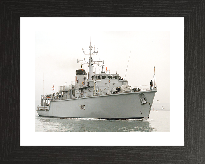 HMS Berkeley (M40) Royal Navy Hunt Class Mine Warfare Vessel Entering Harbour Photo Print Wall Art Decor Posters, Prints, & Visual Artwork Hampshire Prints 10 x 8 Black Frame Yes