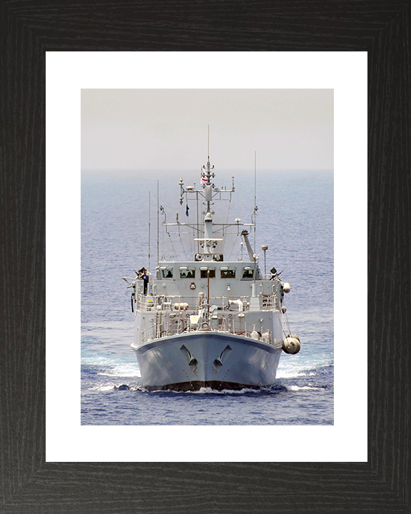 HMS Bangor (M109) Royal Navy Sandown Class Minehunter Underway Bow View Photo Print Wall Art Decor Posters, Prints, & Visual Artwork Hampshire Prints 10 x 8 Black Frame Yes