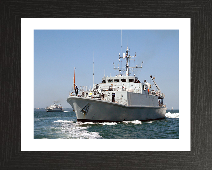 HMS Bangor (M109) Photo Print - Portsmouth 2003 - Royal Navy Sandown Class Minehunter Posters, Prints, & Visual Artwork Hampshire Prints 10 x 8 Black Frame Yes
