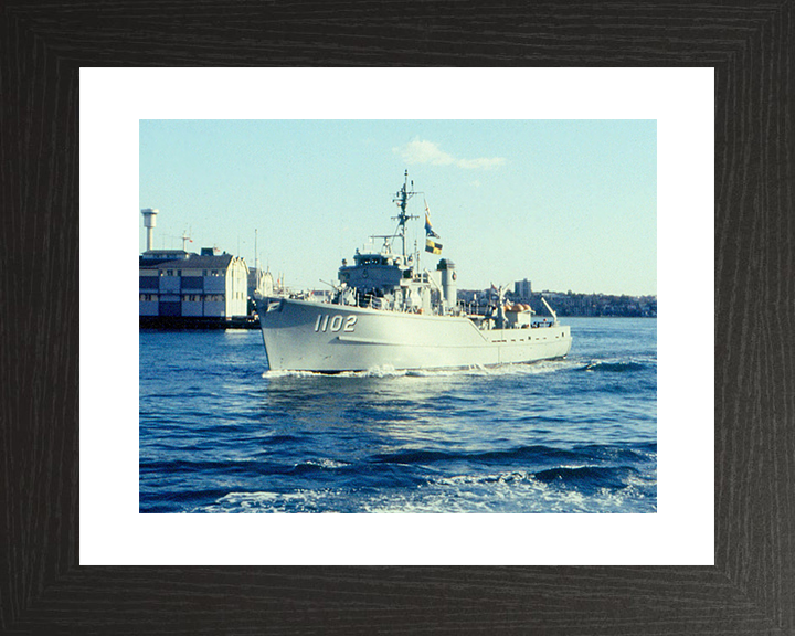 HMS Alcaston (M1102) Royal Navy Ton Class Minesweeper Warship Entering Harbour Photo Print Wall Art Naval Decor Posters, Prints, & Visual Artwork Hampshire Prints 10 x 8 Black Frame Yes