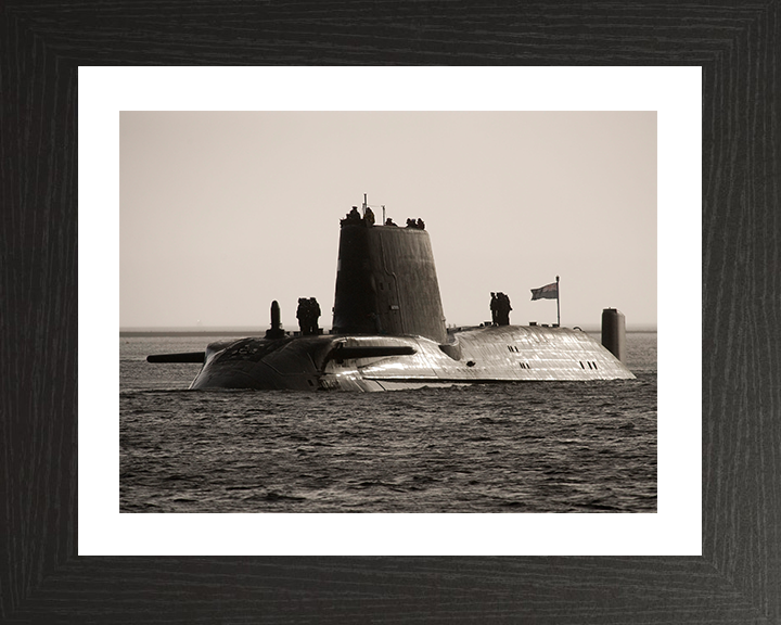 HMS Astute (S119) Photo Print - Arrives in Faslane - Royal Navy Astute Class Submarine Hampshire Prints 10 x 8 Black Frame Yes