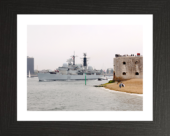 HMS Southampton (D90) - Exits Portsmouth 2007 - Royal Navy Type 42 Destroyer Photo Print Wall Art Naval Decor UK Posters, Prints, & Visual Artwork Hampshire Prints 10 x 8 Black Frame Yes