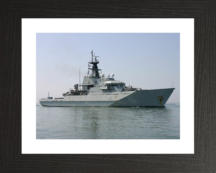 HMS Tyne P281 Royal Navy River class patrol vessel Photo Print or Framed Print - Hampshire Prints