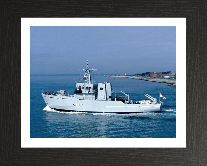 HMS Humber M2007 | Photo Print | Framed Print | River Class | Minesweeper | Royal Navy Hampshire Prints