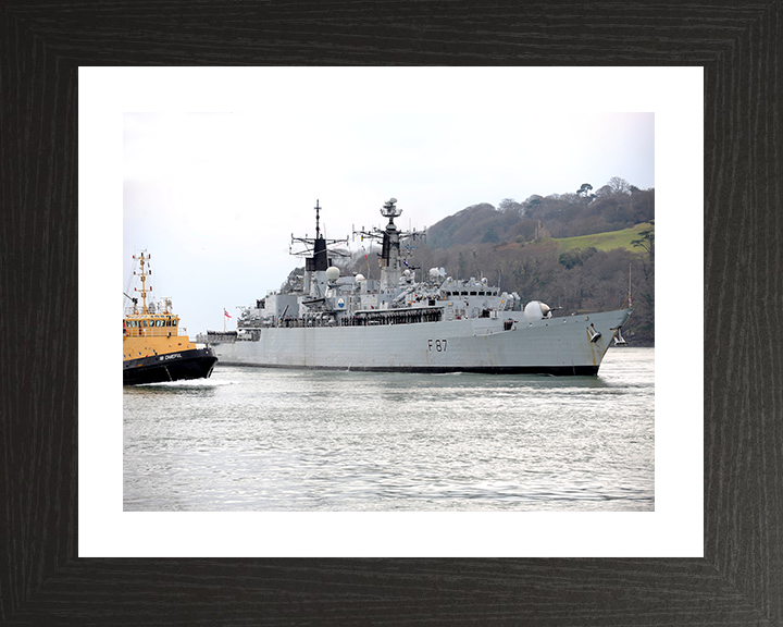 HMS Chatham (F87) Royal Navy Type 22 Frigate Enters Devonport 2011 Photo Print Wall Art Decor Posters, Prints, & Visual Artwork Hampshire Prints 10 x 8 Black Frame Yes