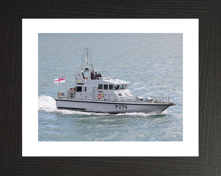 HMS Blazer (P279) Royal Navy Archer Class P2000 Patrol Vessel Underway Photo Print Wall Art Decor Posters, Prints, & Visual Artwork Hampshire Prints 10 x 8 Black Frame Yes