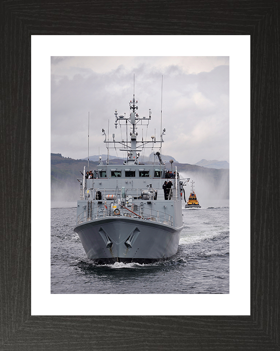 HMS Ramsey (M110) Photo Print - Leaving HMNB Clyde - Royal Navy Sandown Class Minehunter Hampshire Prints 10 x 8 Black Frame Yes
