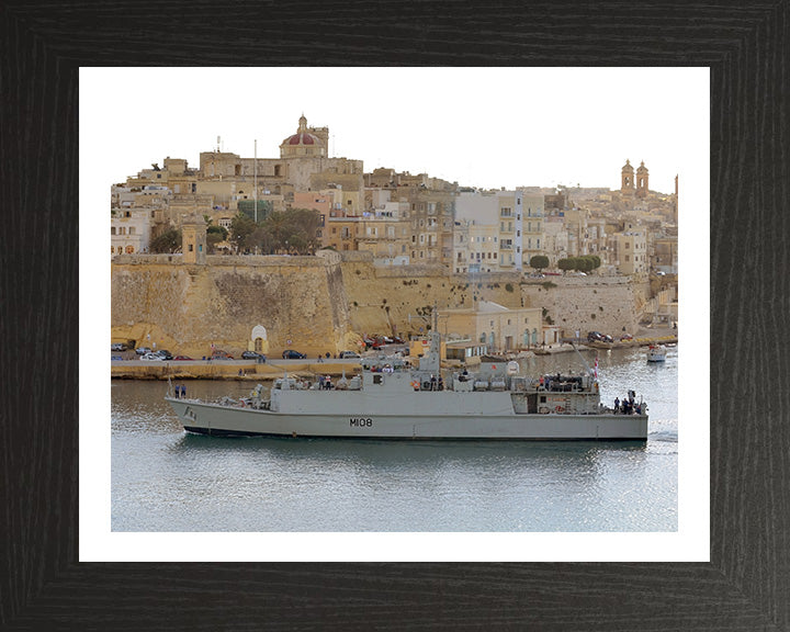 HMS Grimsby M108 | Photo Print | Framed Print | Sandown Class | Minehunter | Royal Navy Hampshire Prints